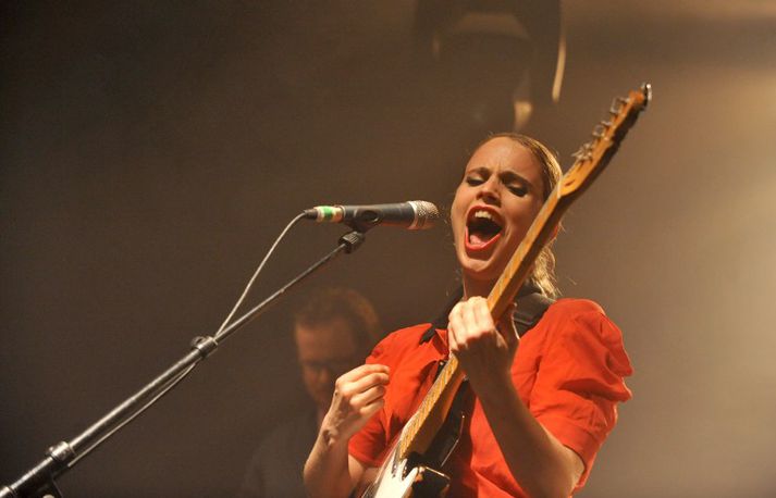 Anna Calvi mætir á Airwaves.