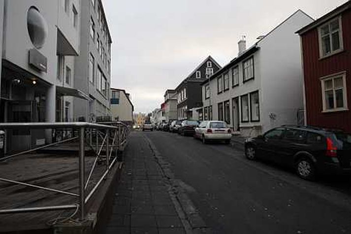 Ekið var á piltana við Ingólfsstræti í miðbæ Reykjavíkur.