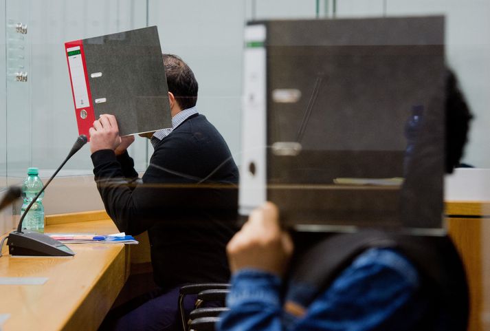 Tveir menn á þrítugsaldri, nefndir Ayoub B. og Ebrahim Hadj B., mættu fyrir dómara í Þýskalandi síðasta haust, eftir að hafa farið til Sýrlands í þeim tilgangi að ganga til liðs við Íslamska ríkið.