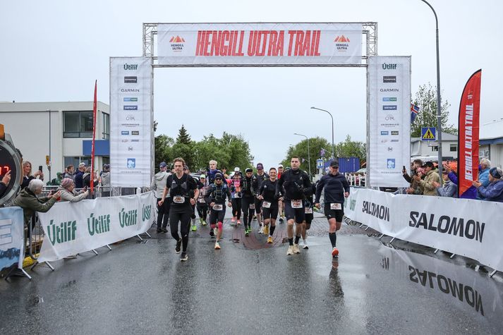 Veðrið hafði skánað töluvert þegar 53 kílómetra hópurinn lagði af stað. 