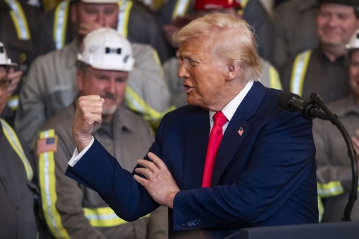 Donald Trump Bandaríkjaforseti tilkynnti í gær um 104 prósenta tolla á tiltekanr vörur frá Kína.