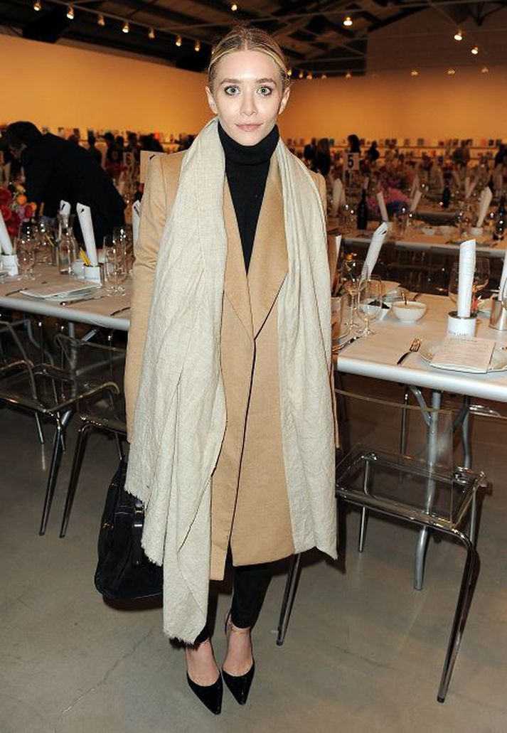 Ashley Olsen sást snæða með Jared Leto í Beverly Hills.