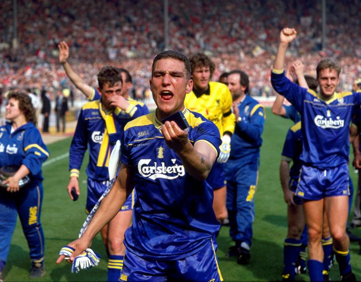 Vinnie og félagar í Wimbledon gengu undir nafninu Crazy Gang. Þeir stóðu vel undir nafni.