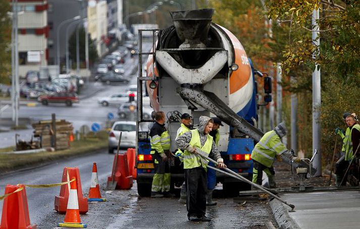 Atvinnuþátttaka jókst lítillega milli september og október. 