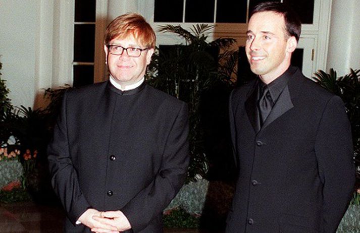 Elton John ásamt David Furnish, eiginmanni sínum. Mynd/ afp.