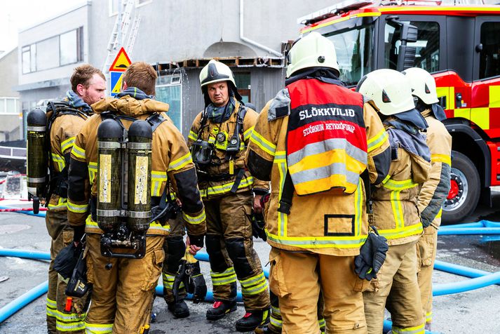 Slökkviliðið á vettvangi fyrr í dag.