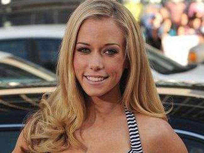 Kendra Wilkinson heillaðist strax af Hugh Hefner og fannst hann vera ljúfur maður.nordicphotos/getty