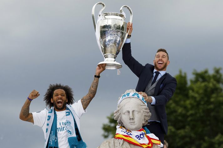 Marcelo og Sergio Ramos með Meistaradeildarbikarinn.