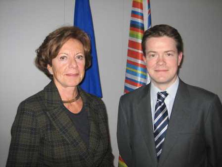 Björgvin G. Sigurðsson viðskiptaráðherra er hér með Neelie Kroes, framkvæmdastjóra á sviði samkeppnismála ESB.