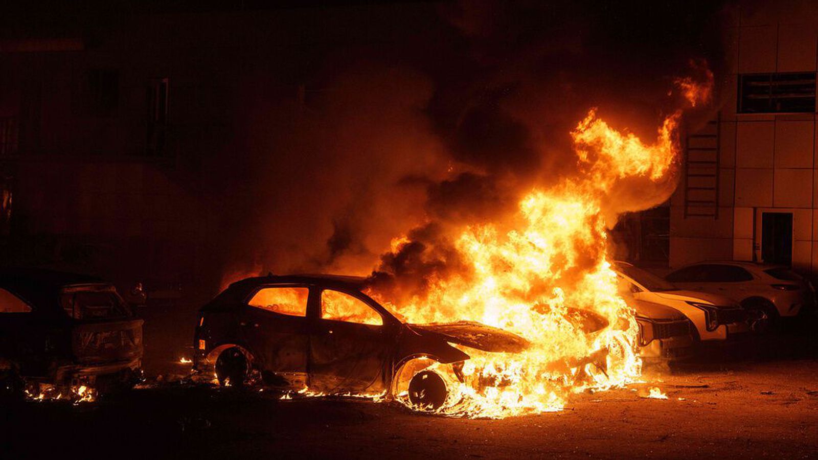 Að minnsta kosti fimm­tán létust í á­rásum Rússa á Úkraínu