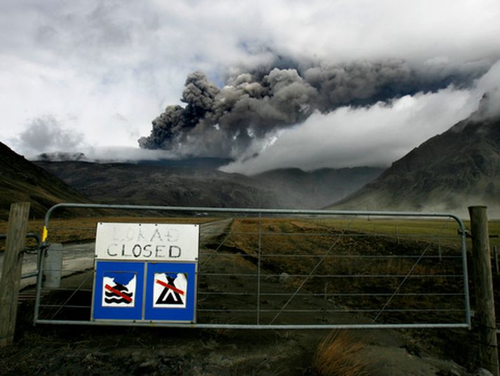 Eldgosið í Eyjafjallajökli er farið að hafa mikil áhrif á Pepsi-deild karla.