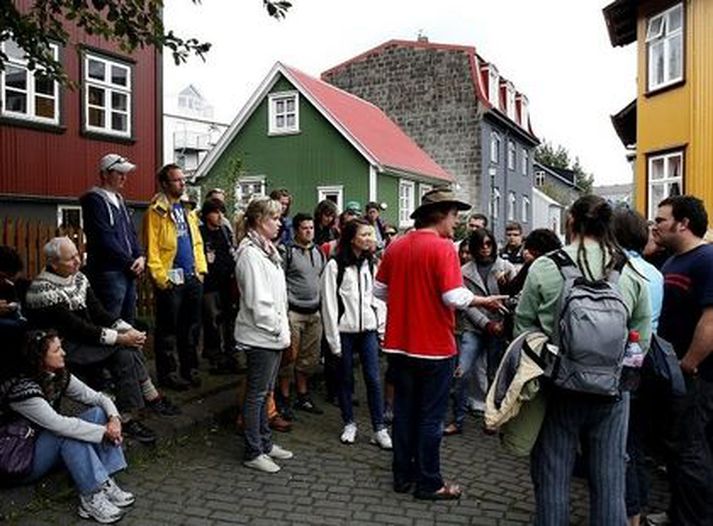 Erlendum ferðamönnum fjölgar stöðugt og voru 673 þúsund í fyrra.