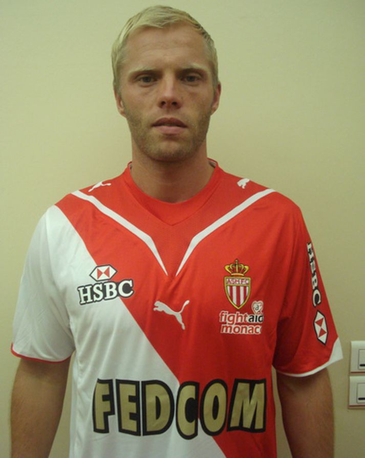 Eiður Smári Guðjohnsen í búningi Monaco.