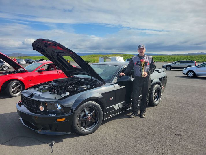 Brimborg og Íslenski Mustang klúbburinn standa fyrir sérstakri afmælissýningu á morgun laugardag en þá eru 60 ár liðin frá því Ford Mustang leit fyrst dagsins ljós. Hilmar Jacobsen situr í stjórn Íslenska Mustang klúbbsins en áhugi hans á Mustang bílum byrjaði þegar hann var einungis ellefu ára gamall.