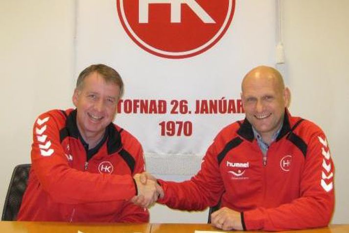 Þorvaldur Örlygsson og Þórir Bergsson handsala samninginn.