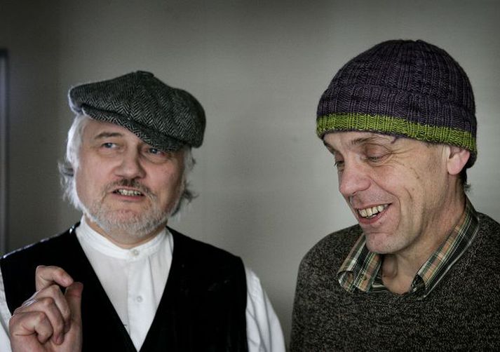 þýðingar Matthías Kristiansen og Gísli Ásgeirsson þýðendur kasta oft á milli sín léttlyndislegum þýðingum á skrifstofunni.