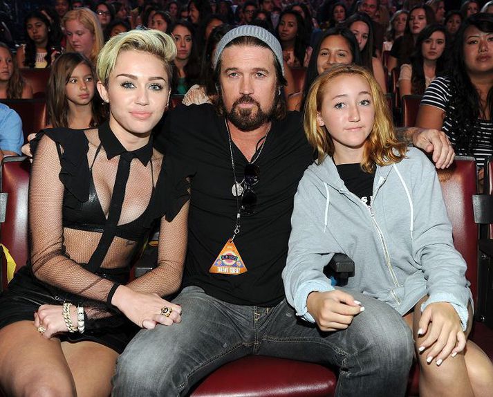 Billy Ray Cyrus er ánægður með árangur dóttur sinnar, söngkonunnar Miley Cyrus.