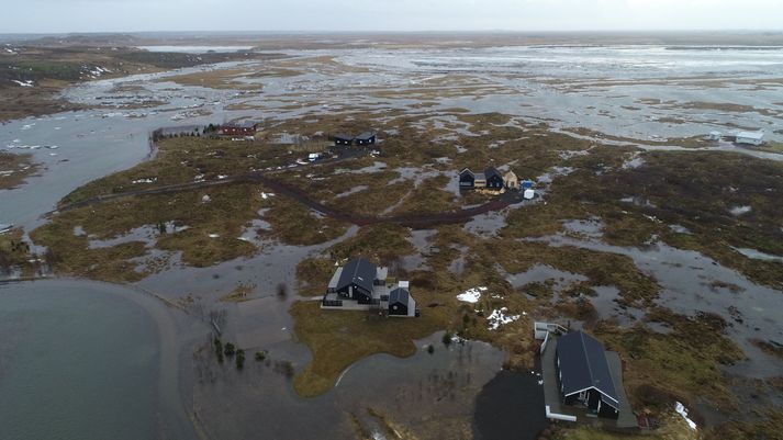 Samkvæmt upplýsingum frá Veðurstofu Íslands er hámarkinu náð í flestum ám á Suðvesturlandi. Þó ekki þeim stærstu.