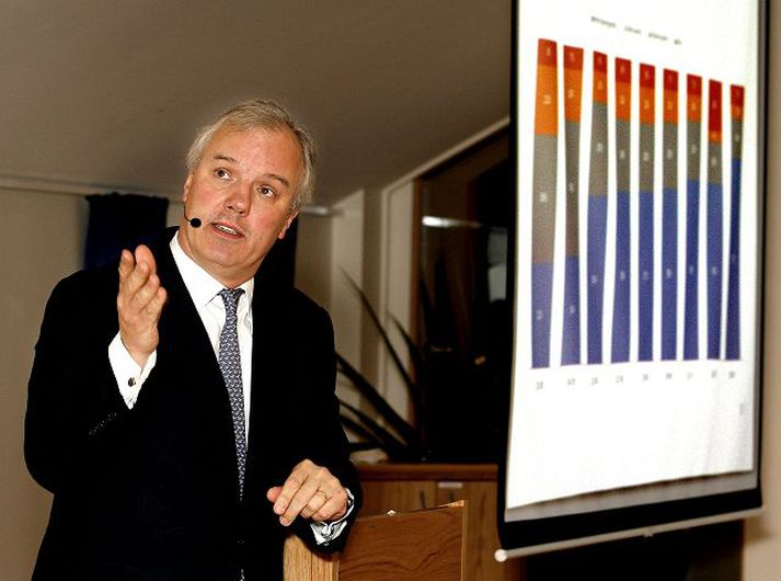 William Fall forstjóri straums-burðaráss Uppgjör Straums-Burðaráss var kynnt í Rúgbrauðsgerðinni við Borgartún í Reykjavík á morgunverðarfundi, laust fyrir klukkan níu í gærmorgun. 