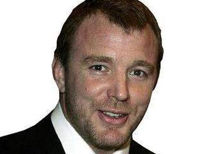 Guy Ritchie fær að hafa strákana sína tvo, þá Rocco og David Banda, hjá sér yfir sumarið.