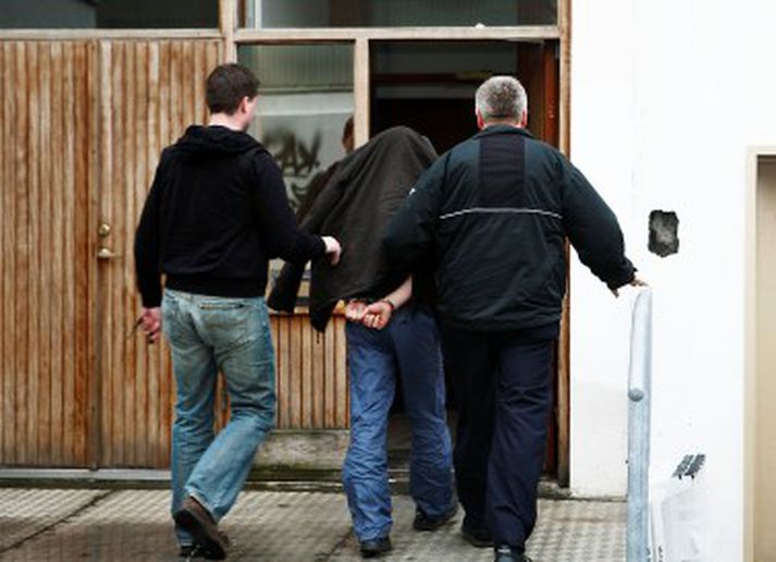 Mál fjögurra Litháa sem eru ákærður fyrir að hafa annarsvegar myrt mann í sumarbústað, og svo að hafa ekki komið honum til hjálpar, verður tekið fyrir í dag. Mynd tengist fréttinni ekki beint