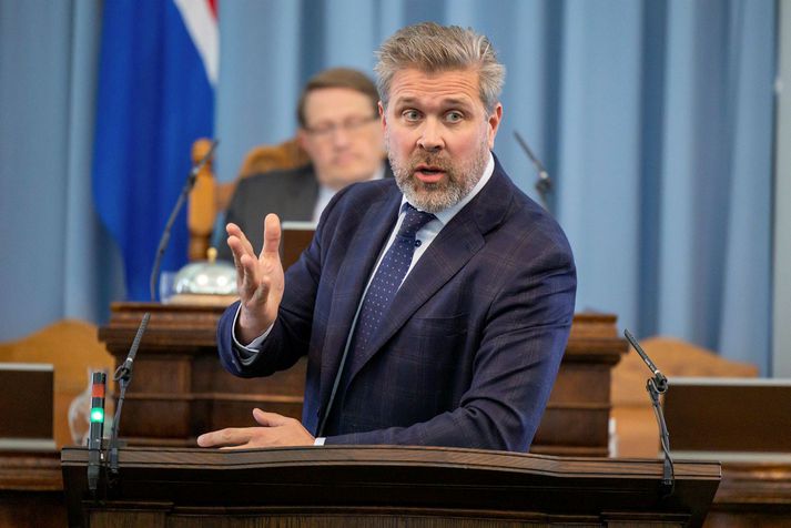 Bjarni segir það vekja athylgi hve ríflegur stuðningur er við stjórnmálaflokka sem engan fulltrúa fá kjörinn á Alþingi í kosningum, þeir búi nú yfir tugmilljóna króna sjóðum.