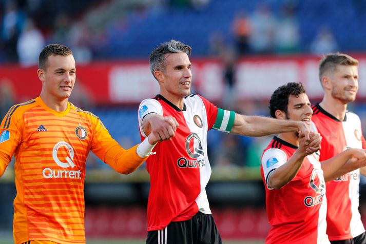 Robin van Persie fagnar með Feyenoord.