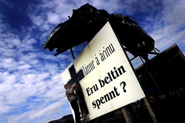 Fjórir hafa látist í þremur banaslysum í umferðinni, tvær konur og tveir karlar, það sem af er ári.