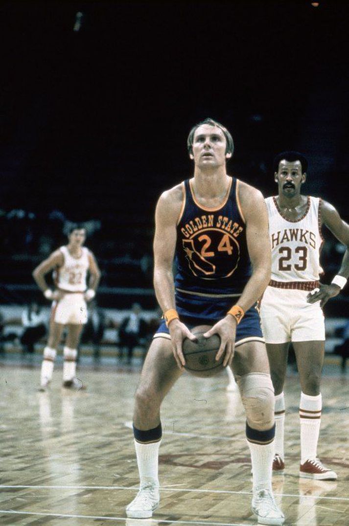 Rick Barry á vítalínunni.