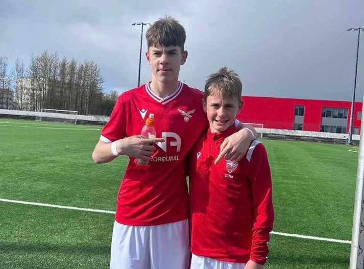 Bræðurnir Stefan og Novak Tufegdzic. Sá síðarnefndi er í byrjunarliði Vals gegn Fram og slær með því met.