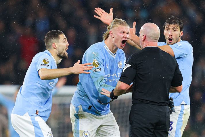 Leikmenn Man City langt því frá sáttir.