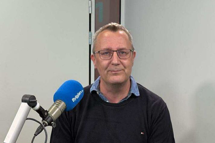 Arnar Ævarsson sérfræðingur í ytra mati er svartsýnn á framtíð skólakerfisins á Íslandi miðað við núverandi stöðu. 