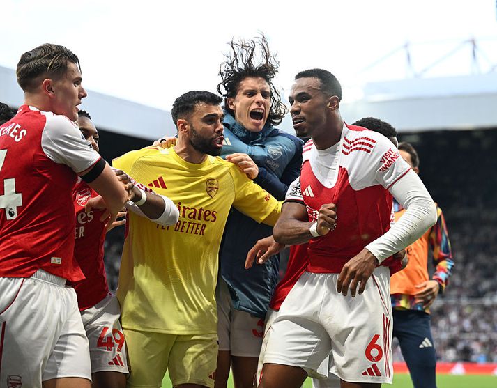 Gabriel birtist eins og engill af himni ofan og tryggði Arsenal sigur í uppbótartíma í gær.