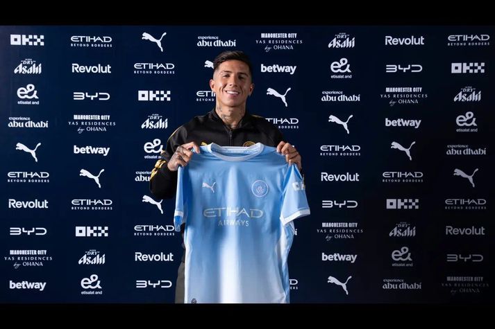 Enzo með treyju Manchester City