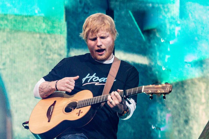 Ed Sheeran heldur tvo tónleika hér á landi aðra helgina í ágúst.