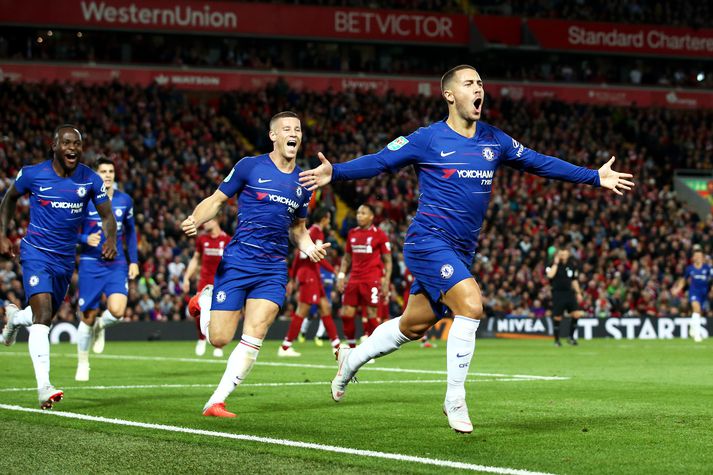 Hazard fagnar marki með Chelsea