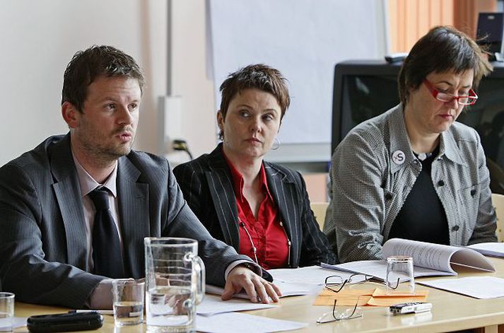 Nefnd leggur til að komið verði á fót kerfi barnatrygginga þannig að öllum barnafjölskyldum verði tryggð ákveðin fjárhæð til lágmarksframfærslu. Barnatryggingarnar yrðu tekjutengdar og myndu skerðast hjá fólki með tekjur yfir meðalráðstöfunartekjum. Hagur atvinnulausra og láglaunafólks myndi batna en öryrkjar yrðu fyrir skerðingu.