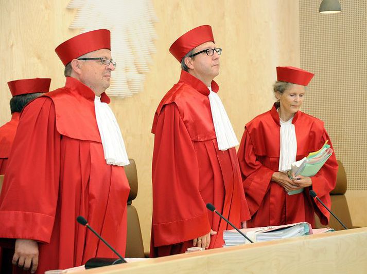 Lætur ekki undan þrýstingi um flýtimeðferð.