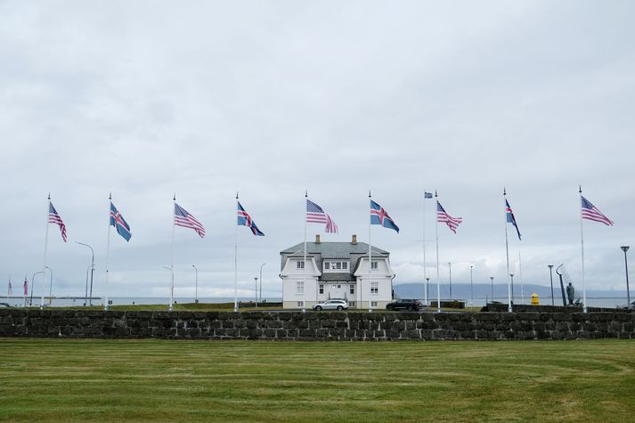 Von er á Mike Pence og eiginkonu hans Karen í Höfða klukkan 13:50 í dag.