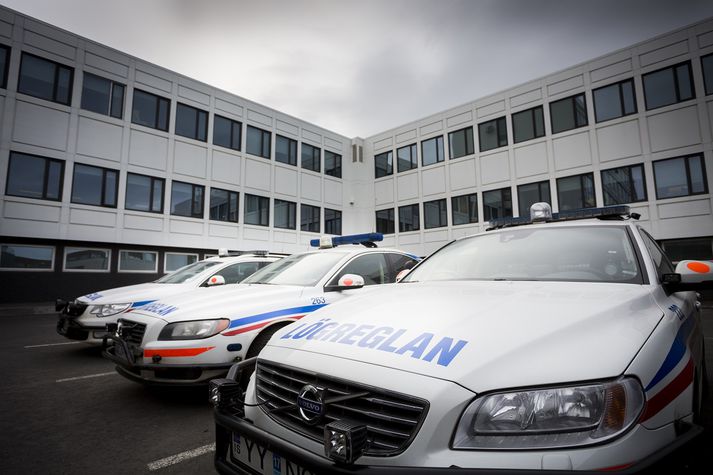 Port lögreglustöðvarinnar á Hverfisgötu.