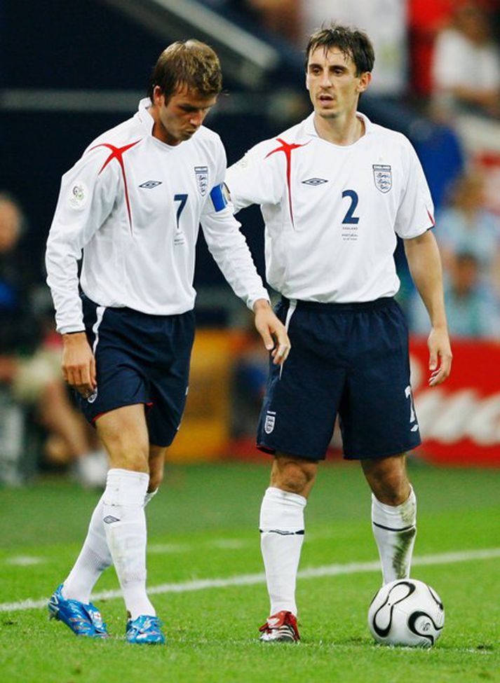 Gary Neville ásamt David Beckham í leik með enska landsliðinu.