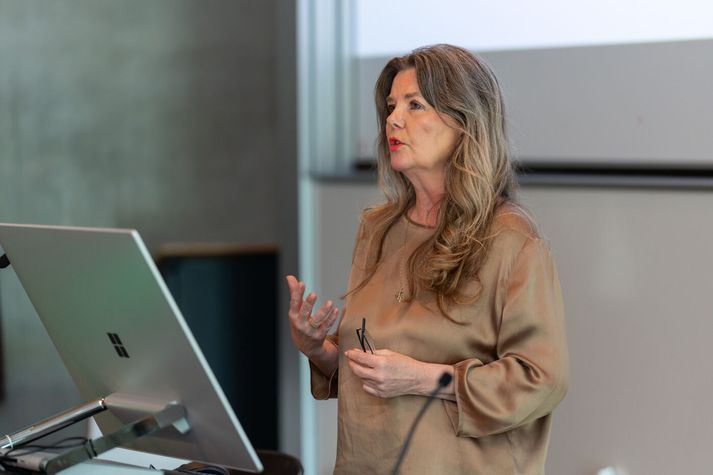 Dr. Svala Ísfeld Ólafsdóttir er dósent við lagadeild Háskóla Reykjavíkur og hélt erindi um rannsókn á dómum í ofbeldismálum þar sem kyrkingartaki hefur verið beitt.
