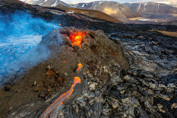 Veðuraðstæður við eldstöðina á Reykjanesi verða ekki upp á marga fiska í dag.