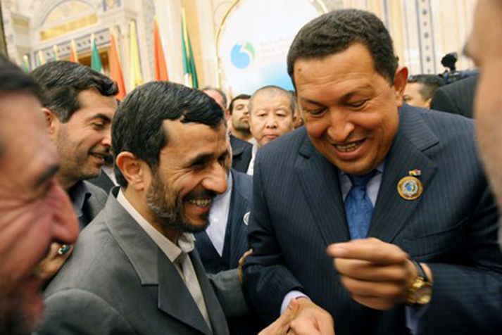 Það var fór vel á með Ahmadinejad og Chavez, helstu andstæðingum Bandaríkjastjórnar, á fundi OPEC-ríkjanna í gær.