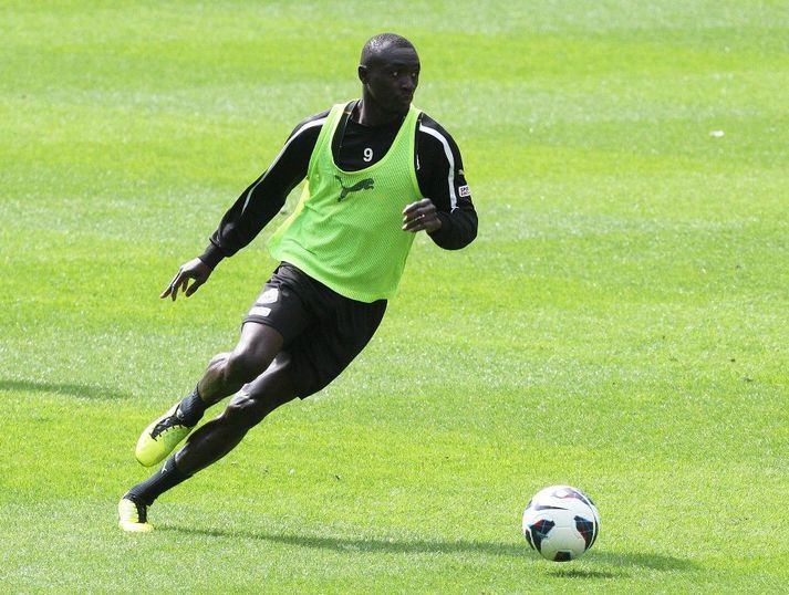 Papiss Cisse hefur verið einn á æfingum að undanförnu.