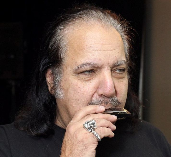 Ron Jeremy hefur komið víða við en berst nú fyrir lifi sínu.