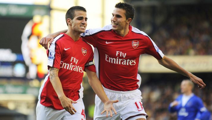 Fabregas og Van Persie fagna marki í leik með Arsenal árið 2009.