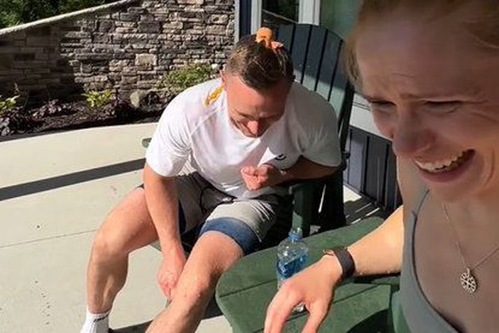 Anníe Mist Þórisdóttir er svolítið stríðin og Björgvin Karl Guðmundsson fékk að kynnast því á dögunum.