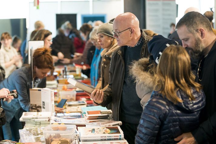 Meðalverð bóka í Bandaríkjunum er 45 prósentum lægra ef höfundurinn er kona.