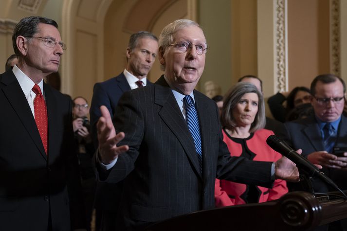 Mitch McConnell ásamt öðrum forsvarsmönnum Repúblikanaflokksins.